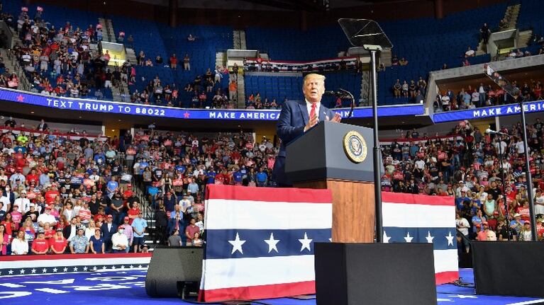 Tras la queja de la banda Linkin park, Twitter borra un video de campaña que publicó Donald Trump. Foto: AFP.