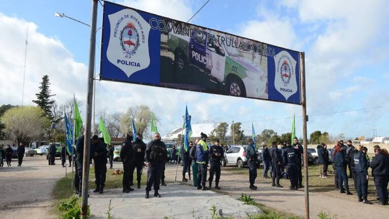 Tras las protestas, el Gobierno bonaerense brindará una mejora salarial importante para la Policía