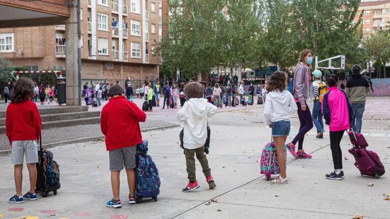 Trotta dijo que la idea de la Ciudad de tener clases en las plazas es marketing