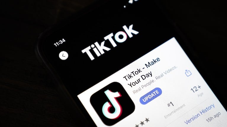  Trump firma decreto que obliga a vender TikTok. Foto: AFP.