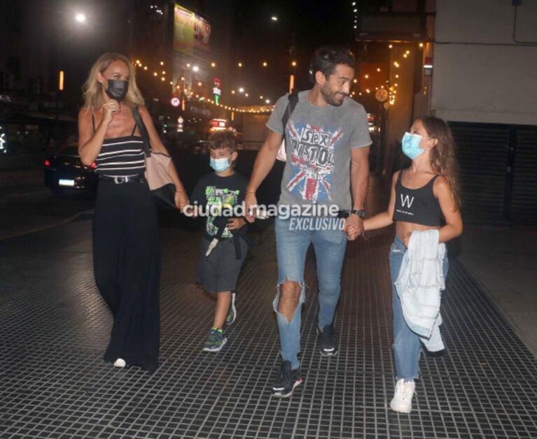 Tucu López alentó a Sabrina Rojas en el teatro junto a sus hijos con Luciano Castro: todas las fotos