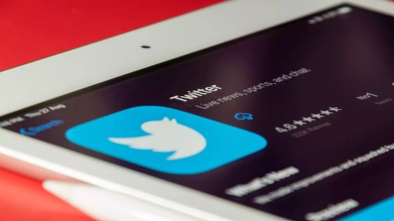 Twitter implementa en España un canal para reportar información potencialmente engañosa o falsa en la red social
