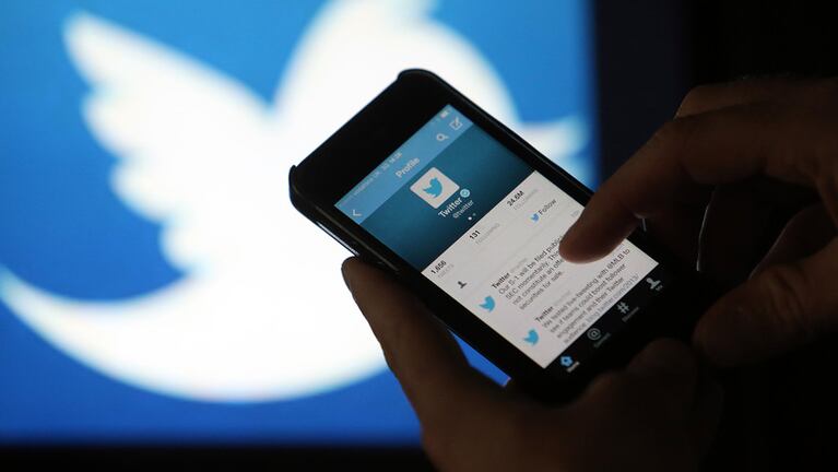 Twitter lucha por no perder espacio 