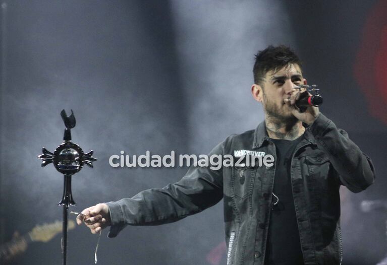 Ulises Bueno la rompió en su vuelta a los recitales en pandemia y lo celebró con su novia, Rocío Pardo (Foto: Movilpress)