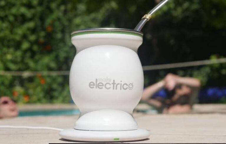 Un argentino creó el mate electrónico: la yerba no se lava, ni se enfría