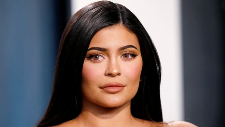 Un diario británico "escrachó" a Kylie, ¿saliendo de un boliche?