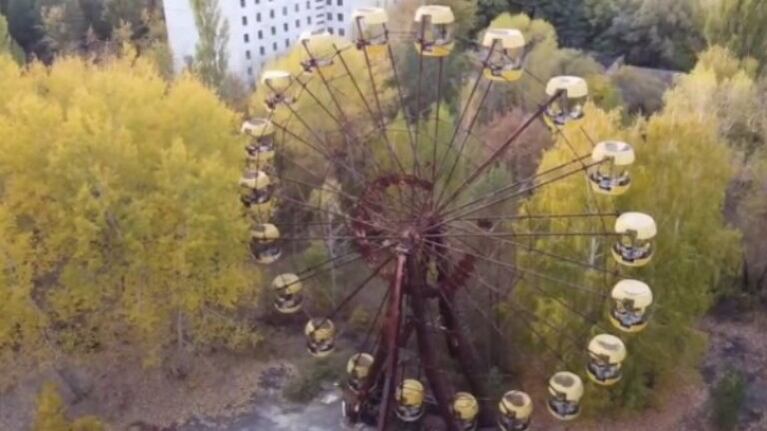 Un fotógrafo explora Prípiat, la ciudad fantasma de Chernóbil, congelada en el tiempo