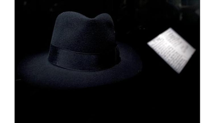 Un gorro de Michael Jackson fue subastado por 17.500 euros
