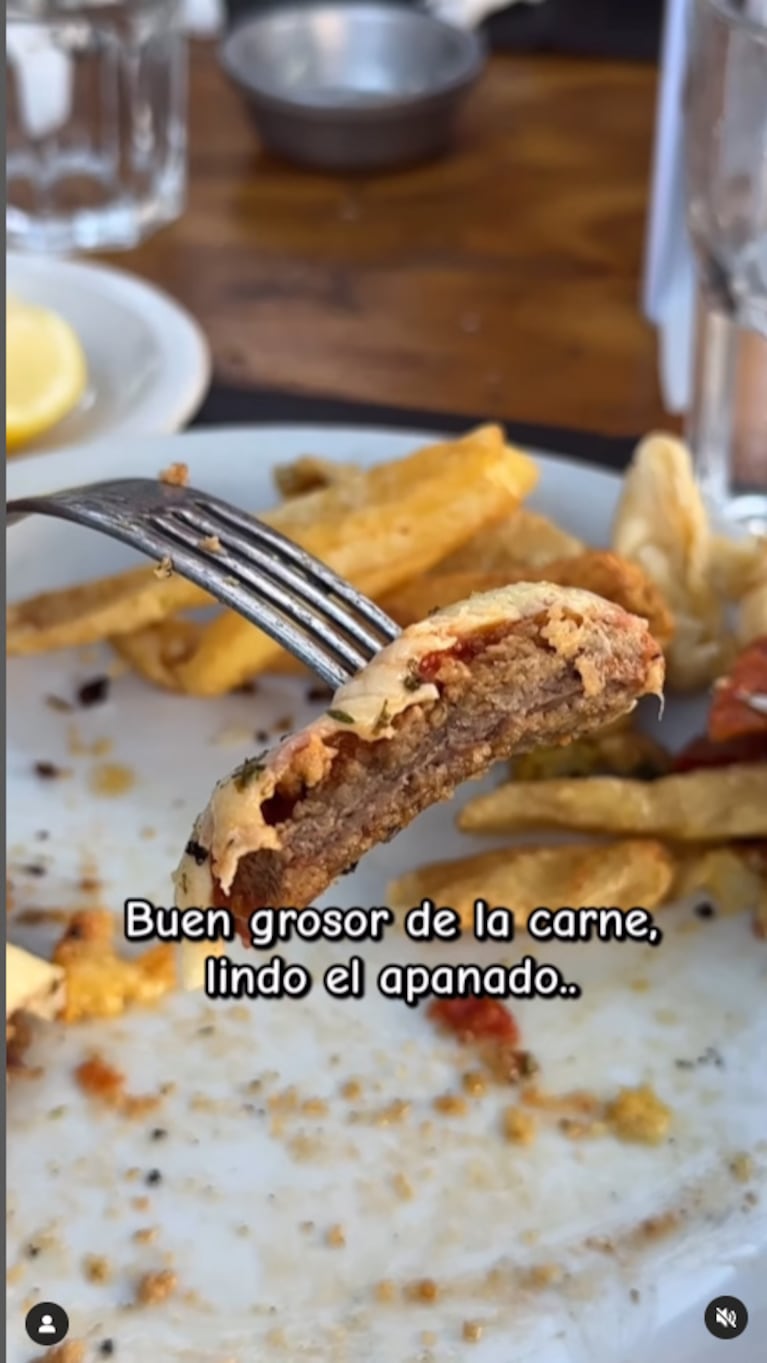 Un influencer comió en el club preferido del Pollo Vignolo y gastó 75 mil pesos
