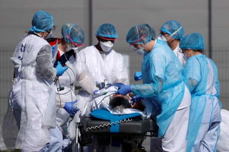 Un médico francés asegura tener la cura para el coronavirus: "Si no la usan es una inmoralidad"
