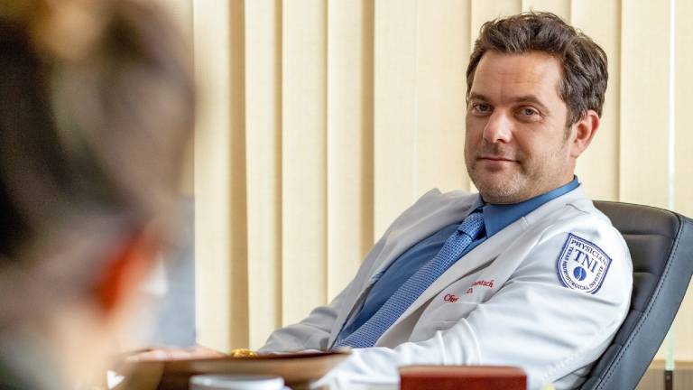 Un monstruo en el quirófano: Joshua Jackson se convierte en Dr. Death