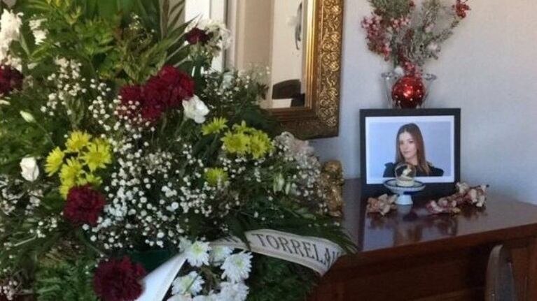 Un padre adorna la sala para que su hija salga bien en los exámenes, pero termina pareciendo otra cosa