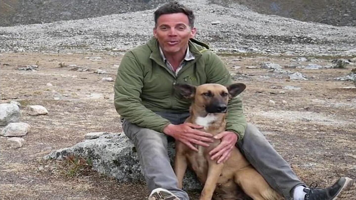 Un peruano le exige al actor Steve-O que le regrese su perrita 