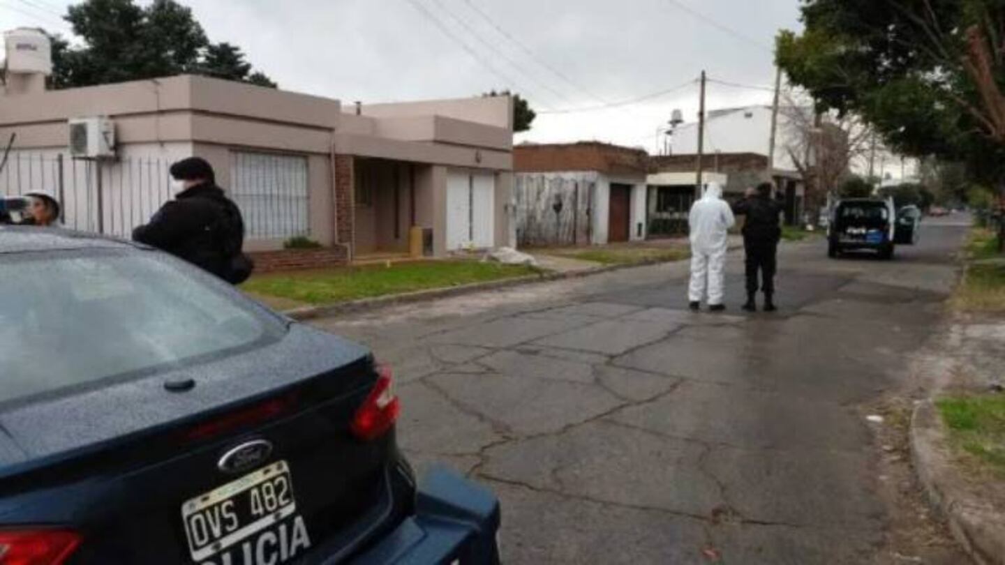 Un policía mató a uno de los delincuentes que intentaron asaltarlo cuando estaba con su hijo de 7 años