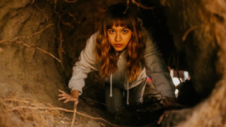 Una adolescente de un barrio popular descubre que al “comer tierra” puede tener visiones.