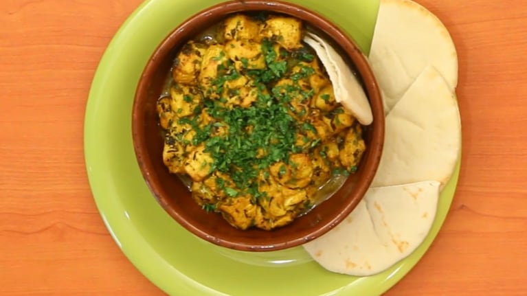 Una comida típica de marruecos, donde los ingredientes se cocinan en su propio jugo, conservando aromas y sabores. Foto: CucinareTV