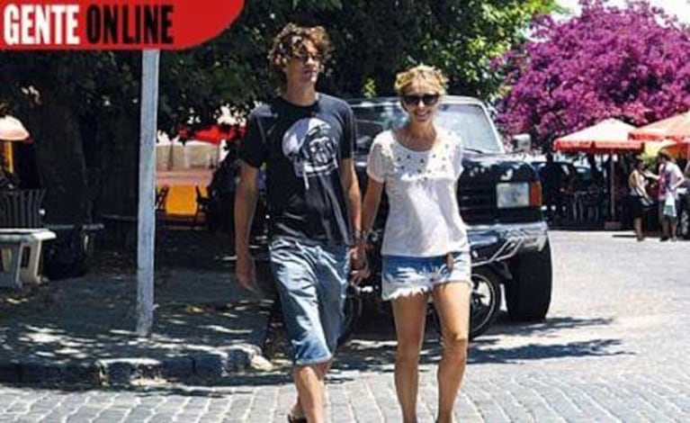 Una de las primeras imágenes de Carla Peterson y Martín Lousteau. (Foto: revista Gente)