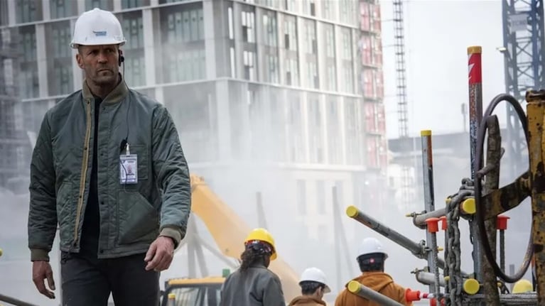 Una escena de 'A working man' o 'Recate implacable', con  Jason Statham.