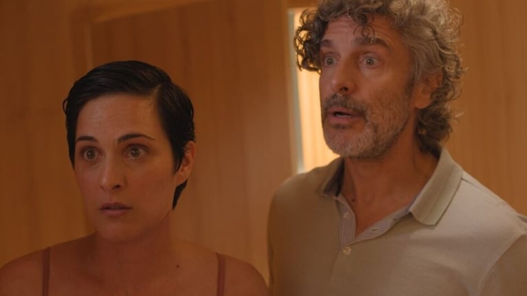 Una escena de Asficiados, por Disney+.