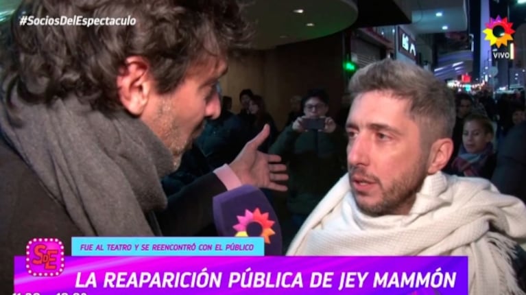 Una mujer interrumpió una nota de Jey Mammon y lo descolocó con su mensaje a cámara