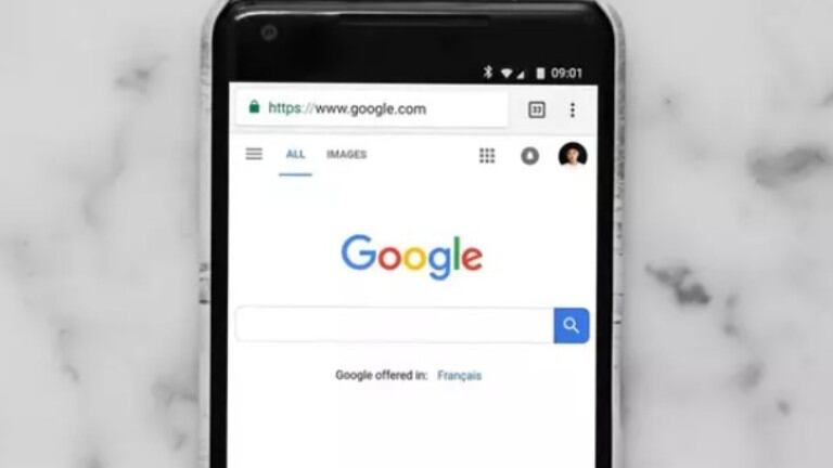 Una nueva función de Google Chrome para móviles permite agrupar pestañas en ventanas con cuentas diferentes