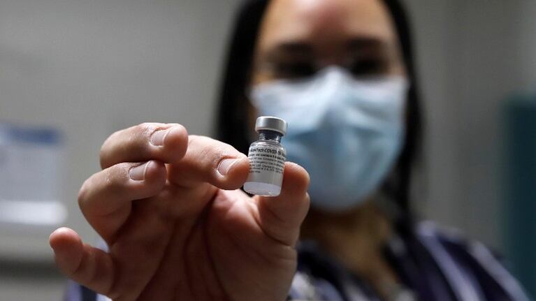 Una quinta parte de la población mundial podría no acceder a la vacuna contra la Covid-19 hasta 2022. Foto: EFE.
