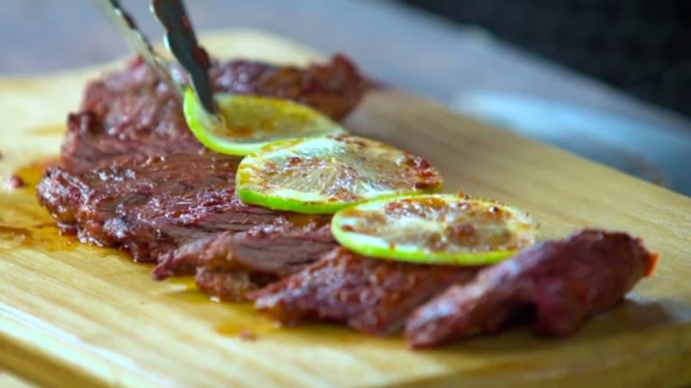 Una receta con un marinado picante que garantiza un plato tierno y sabroso.
Foto: CucinareTV