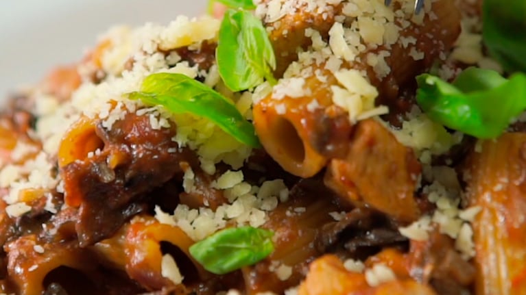 Una receta ideal para esos días en los que buscás algo rico, rápido y con poca vajilla para lavar.
Foto: CucinareTV