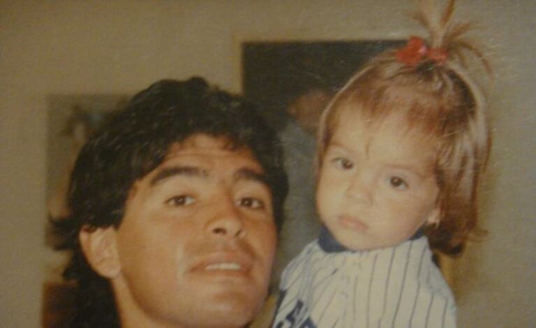 Unafoto para el recuerdo: Diego y Dalma, juntos. (Foto: Twitter)