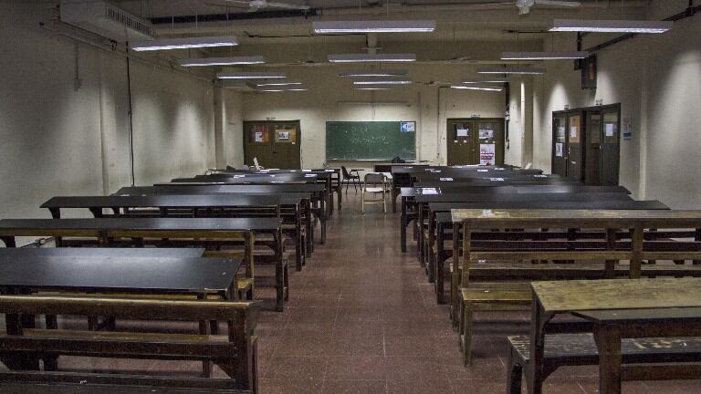 Unicef pide que los docentes tengan prioridad en vacunación para mantener las escuelas abiertas. Foto: DPA.