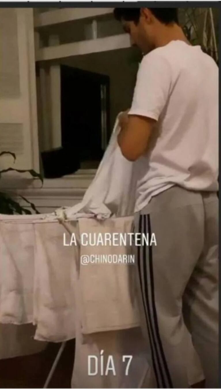Úrsula Corberó compartió una postal de entrecasa y mostró al Chino Darín haciendo los quehaceres domésticos