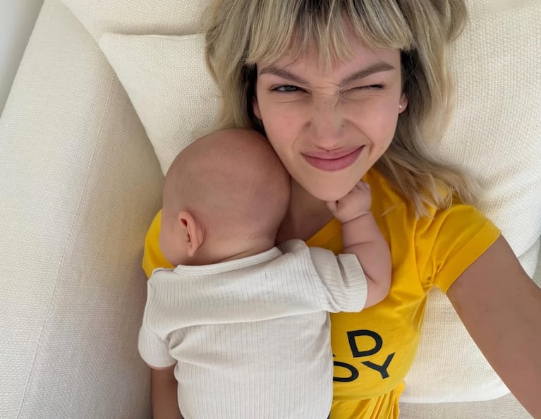 Úrsula Corberó volvió al trabajo tras ser mamá (Fotos del Instagram @ursulolita)