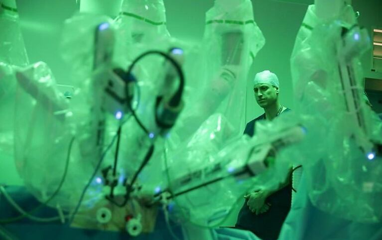 Utilizaron tecnología robótica para extirpar tumor inoperable en una nena
