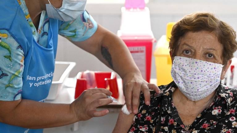 Vacunación contra el coronavirus: Más de 40 mil bonaerenses mayores de 60 años ya recibieron la Sputnik V