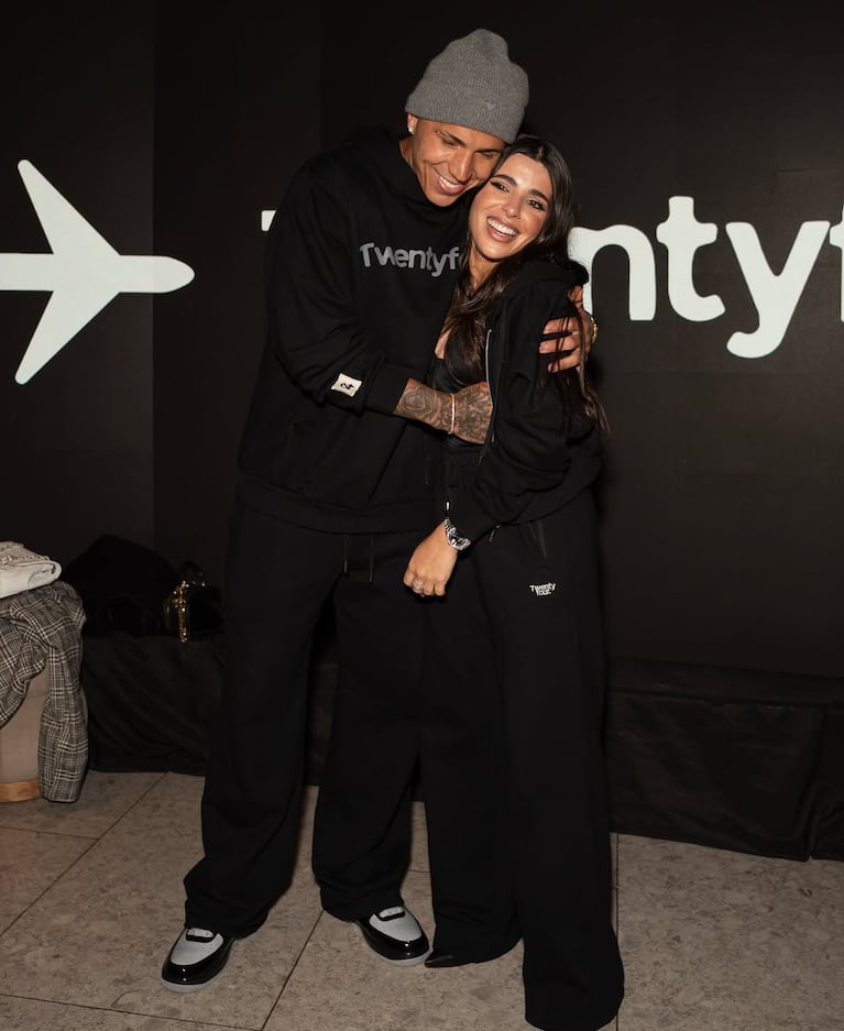 Valentina Cervantes y Enzo Fernández lanzan su marca de ropa urbana TwentyFour (Foto: Instagram/@valucervantes).