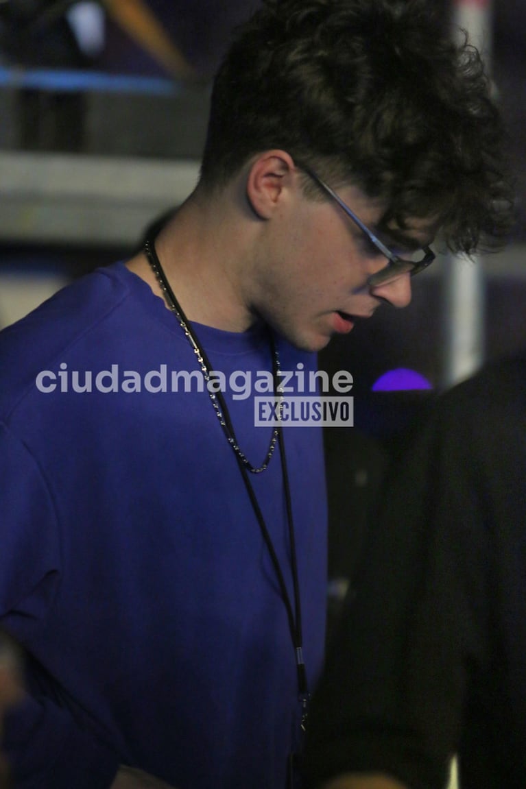 Valentino, el hijo de Ricky Martin en el show en Buenos Aires desde la consola de sonido (Foto: Movilpress).