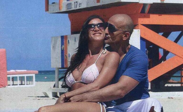 Valeria Archimó junto al empresario Guillermo Marin en las playas de Miami. (Foto: Revista Gente)