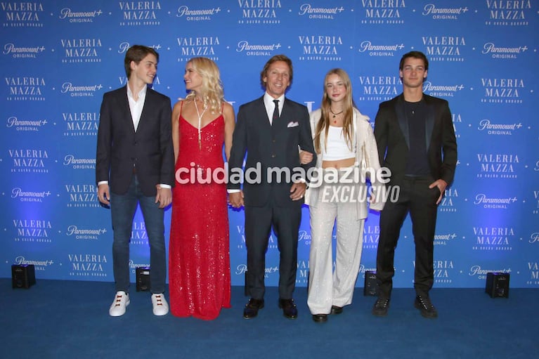 Valeria Mazza, Alejandro Gravier, Benicio, Taina y Tiziano (Movilpress)