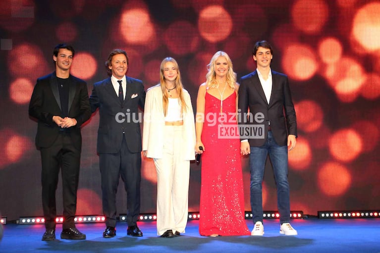 Valeria Mazza, Alejandro Gravier, Benicio, Taina y Tiziano (Movilpress)