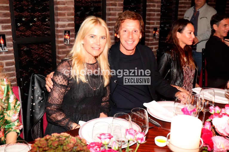 Valeria Mazza y Alejandro Gravier en el cumpleaños de Gaby Álvarez (Foto: RS Fotos).