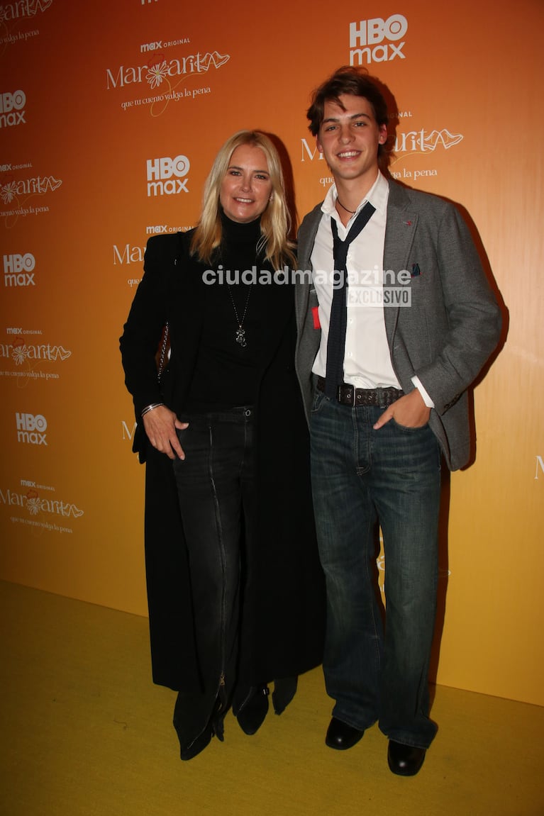 Valeria Mazza y Benicio Gravier en el estreno de Margarita (Foto: Movilpress).