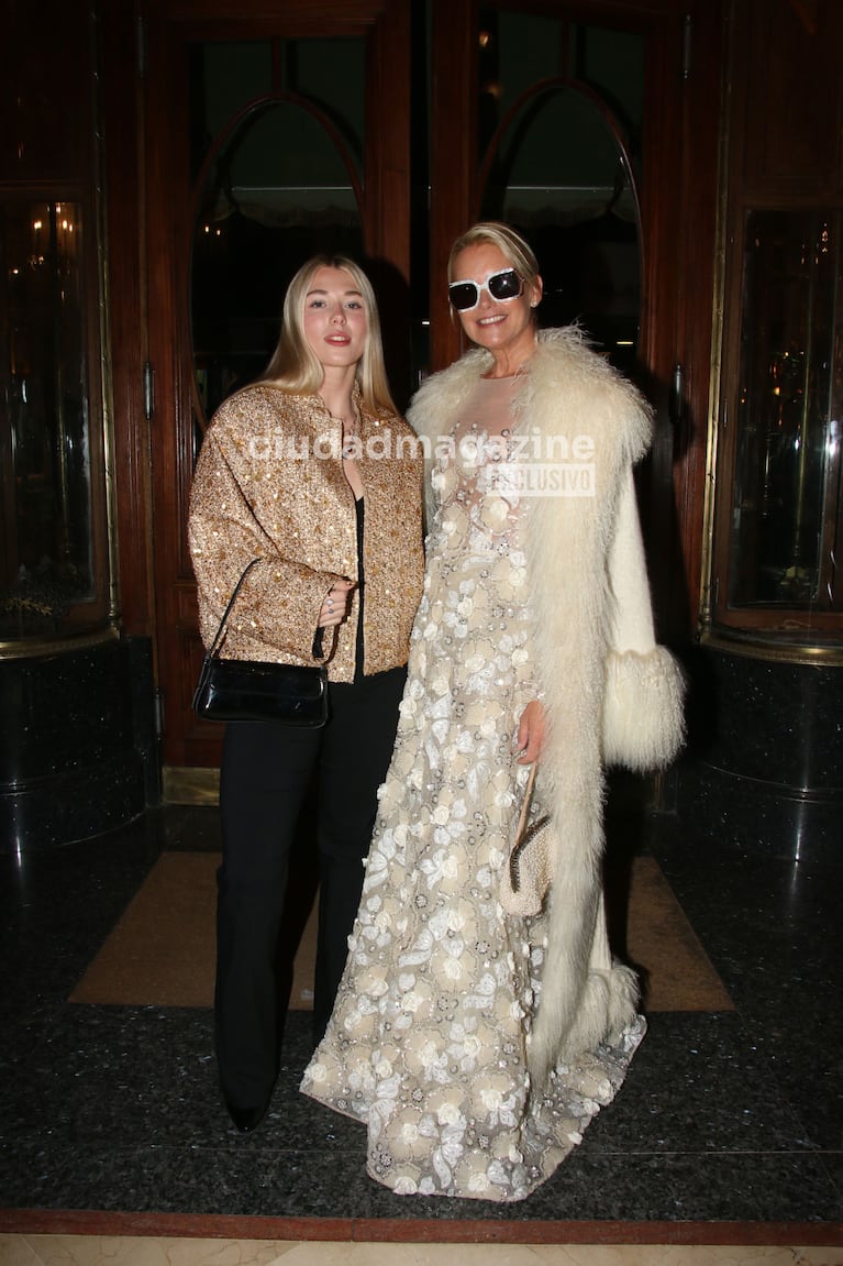Valeria Mazza y Taína Gravier en el desfile de Jorge Rey (Foto: Movilpress).