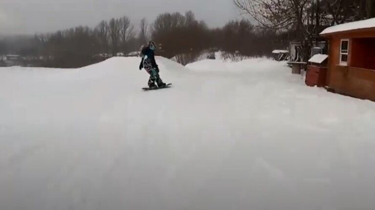 Vasilisa Ermakova, la niña rusa de siete años que bate récords haciendo snowboard