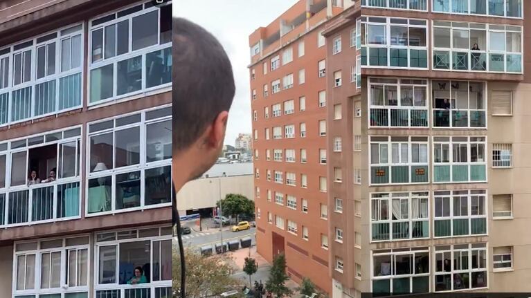 Vecinos juegan desde sus ventanas.