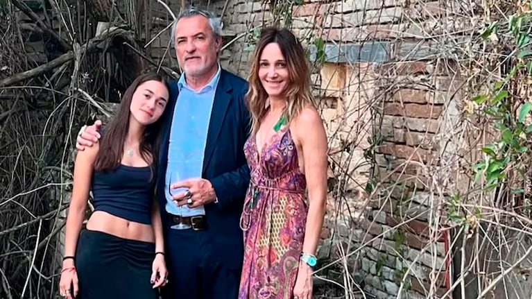 Vero Lozano, Corcho Rodríguez y Antonia, la hija de la pareja, en Mogliano. Foto: Instagram.
