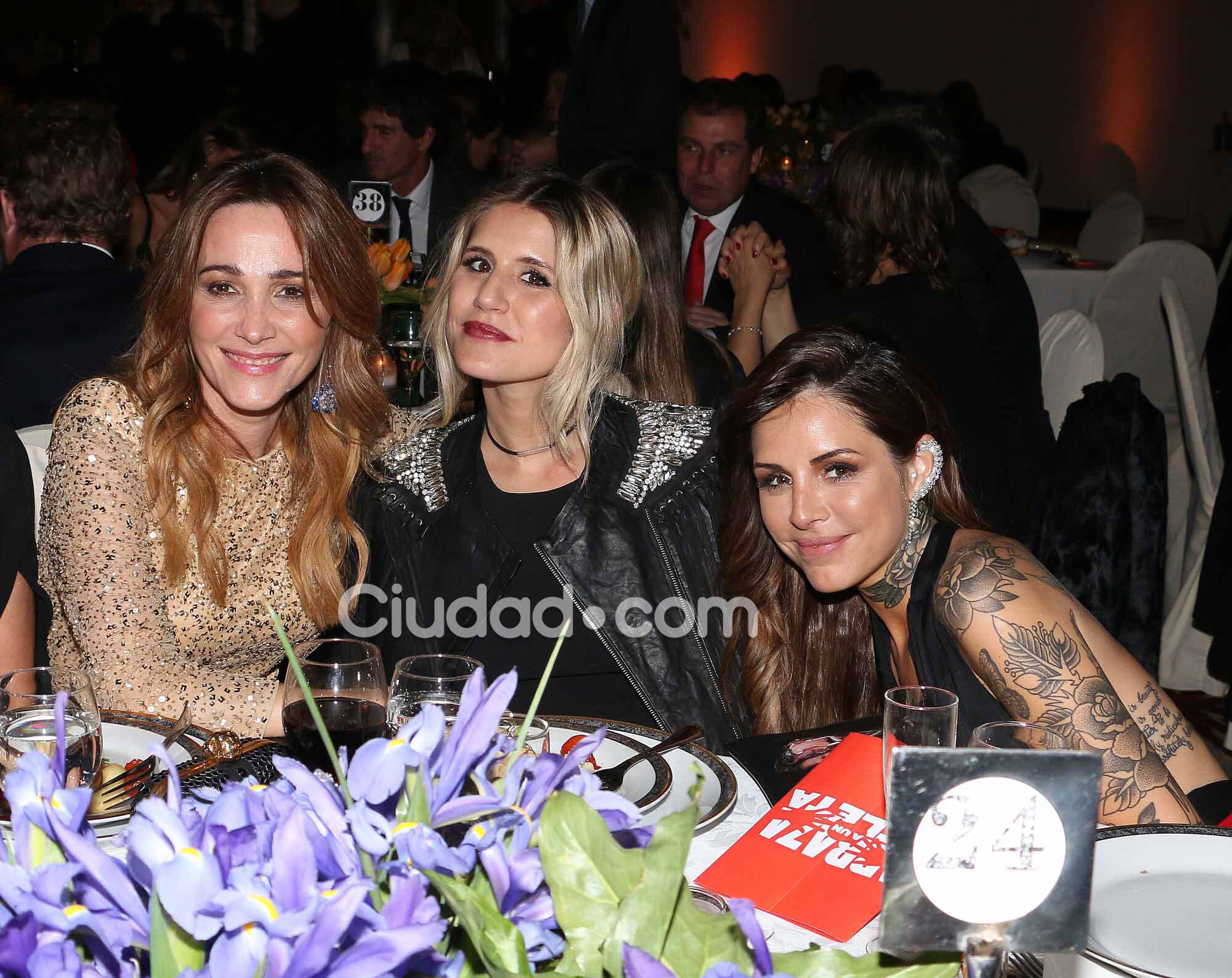 Vero Lozano y las hermanas Tinelli, cómplices (Fotos: Movilpress).
