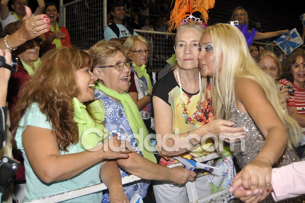 Verónica Ojeda, en la comparsa del carnaval de Gualeguaychú. (Fotos: Jennifer Rubio - Ciudad.com)