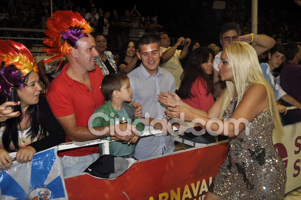 Verónica Ojeda, en la comparsa del carnaval de Gualeguaychú. (Fotos: Jennifer Rubio - Ciudad.com)