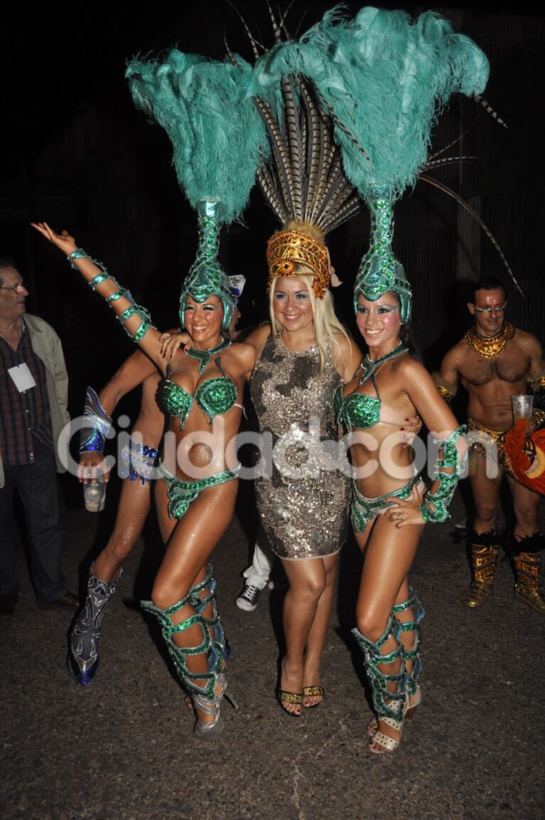 Verónica Ojeda, en la comparsa del carnaval de Gualeguaychú. (Fotos: Jennifer Rubio - Ciudad.com)