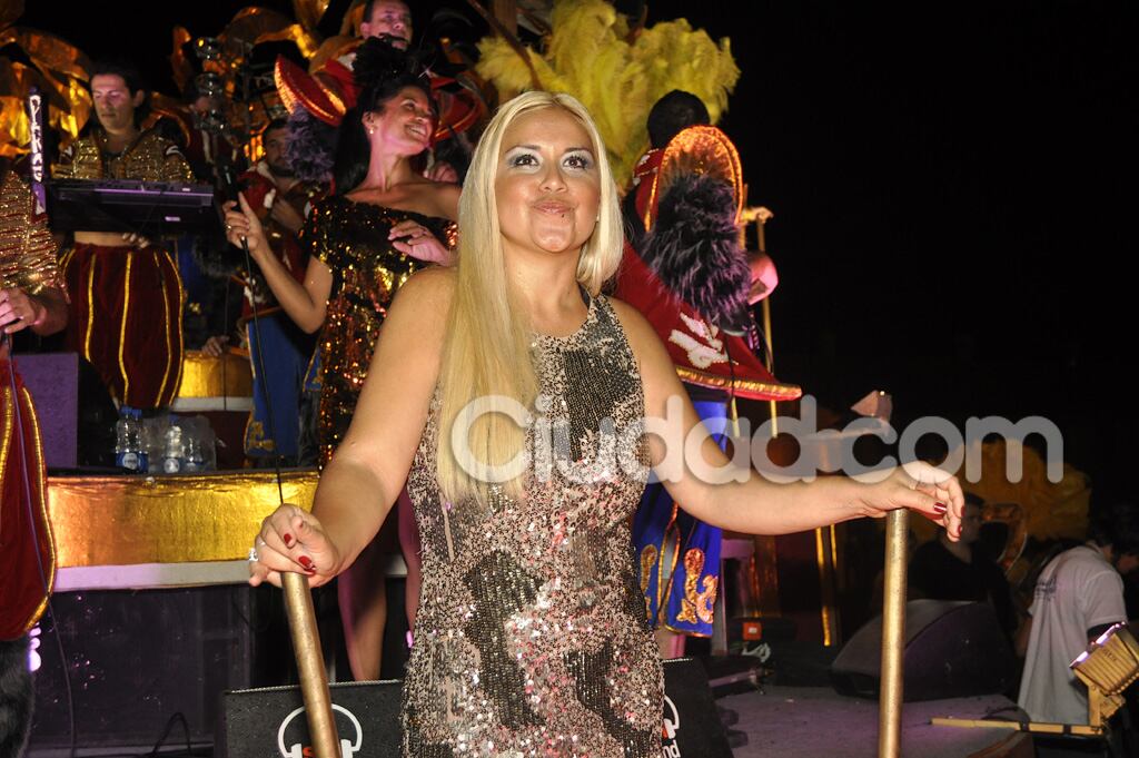 Verónica Ojeda, en la comparsa del carnaval de Gualeguaychú. (Fotos: Jennifer Rubio - Ciudad.com)